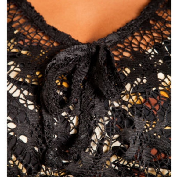 LACE COVER-UP TOP - Picture 3 of 3